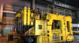 RAIL BOUND FORGING MANIPULATOR