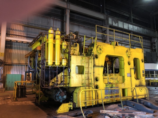 RAIL BOUND FORGING MANIPULATOR