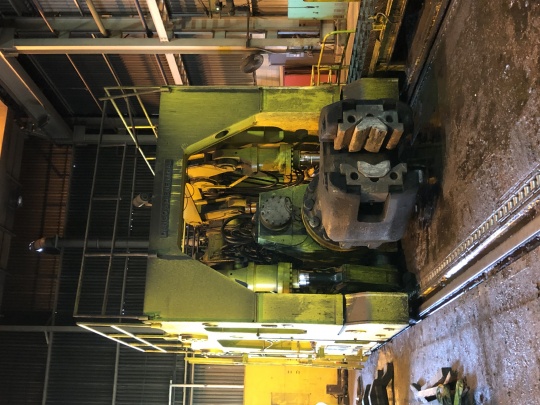 RAIL BOUND FORGING MANIPULATOR