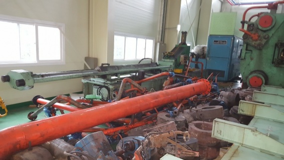 3000 TON ALUMINIUM EXTRUSION PRESS